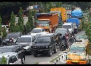 Trending Topic! Jalan Arteri ke Bandara Kualanamu Kayu Besar Rawan Pungli Dan Macet