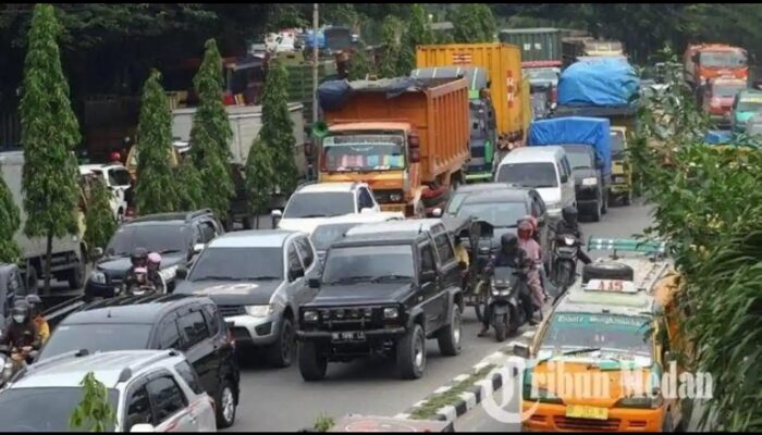 Trending Topic! Jalan Arteri ke Bandara Kualanamu Kayu Besar Rawan Pungli Dan Macet