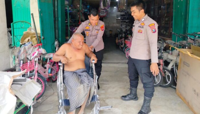 Kapolres Tanjungbalai Bantu Kursi Roda untuk Warga Disabilitas