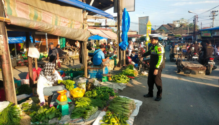 Sat Lantas Polres Tanjungbalai Tertibkan Pedagang Pasar Suprapto Cegah Macet