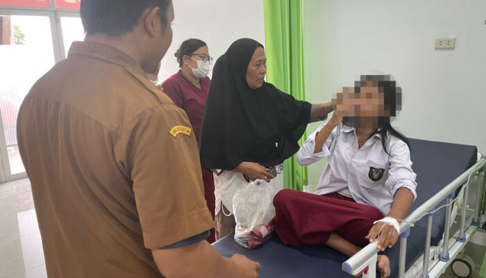 Usai Santap Ayam Bakar Diduga Basi, Belasan Pelajar SD Diduga Keracunan MBG