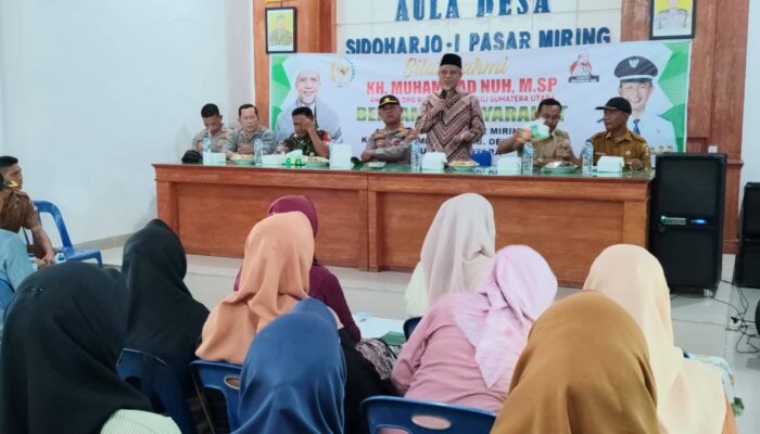 Minta Segera Diaspal, Warga Pasar Miring Sampaikan Jalan Rusak Dihadapan DPD RI