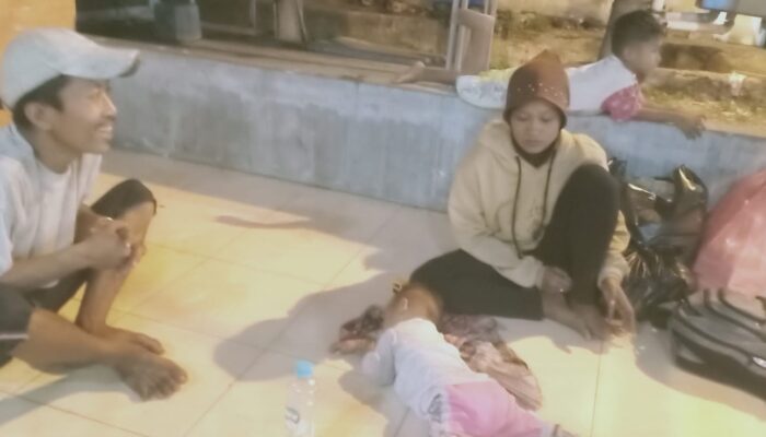 Miris, Pasutri di Deli Serdang Tak Mampu Beli Susu untuk Dua Balita yang Ikut Mengais Botot