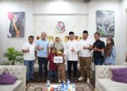 Pimpinan Dan Anggota DPRD Deliserdang Berangkatkan Umroh Guru Ngaji Viral Lawan Peredaran Narkoba