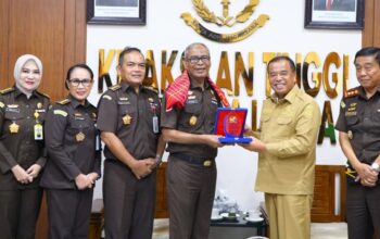Perkuat Sinergi Pemda Dengan APH. Bupati Karo Sambangi Kajatisu