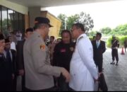 Didemo, Bupati Asri Ludin Dievakuasi Mobil Polisi. Massa: Padahal Kami Pendukungmu di Pilkada