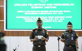 Muhibuddin Lantik Kajari Mandailing Natal Dan Koordinator Kejati Sumut 