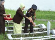 Harlah Kejaksaan Ke-81. Jajaran Kejari Deliserdang Ziarah Makam Pahlawan