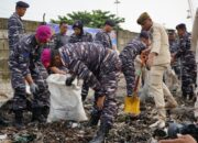 LAUT MEMANGGIL, PRAJURIT DAN WARGA BERGERAK: KODAERAL I BERSIHKAN PANTAI OLO