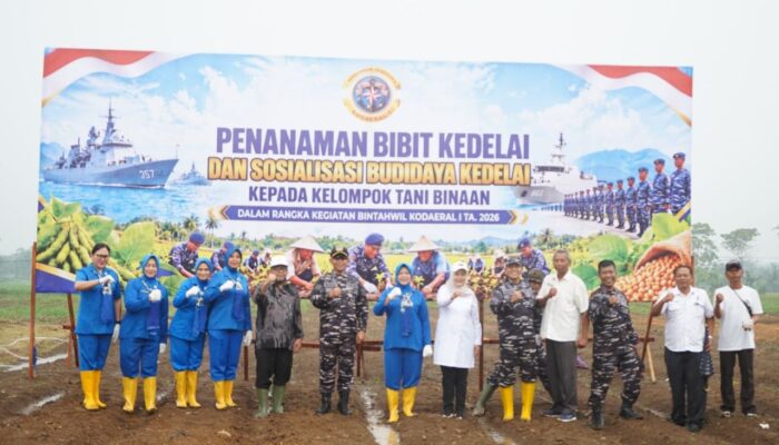 DARI TANGAN PRAJURIT, TUMBUH HARAPAN: KODAERAL I TANAM KEDELAI, SEMAI KETAHANAN PANGAN