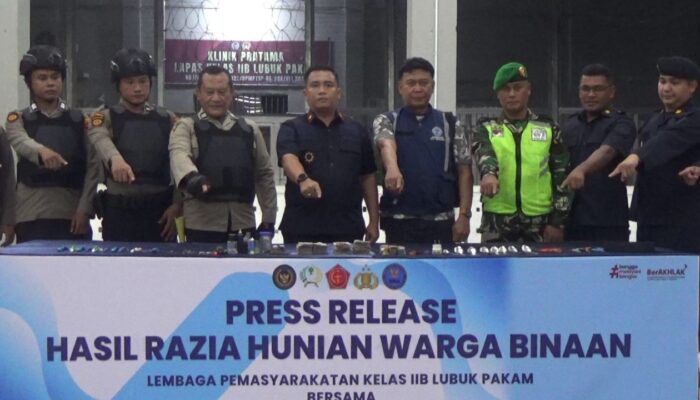 Gelar Razia Gabungan, Tim Lapas Kelas 2B Amankan Berbagai Barang Dari Warga Binaan