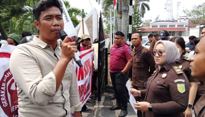 Minta Kadis dan Kabid PMD Diperiksa, GEMPPAR Demo Kantor Kejaksaan Asahan