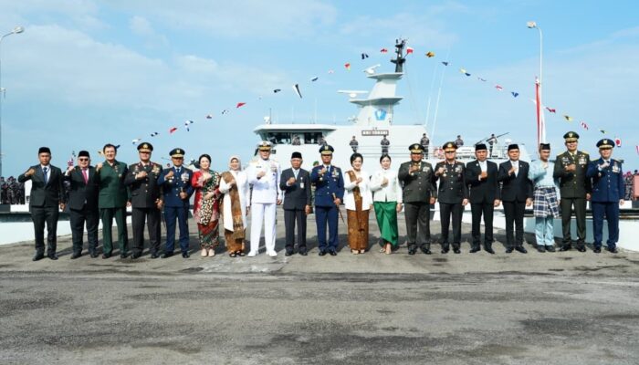 703 PRAJURIT, GETARKAN DERMAGA BELAWAN: TNI KUAT BERSAMA RAKYAT