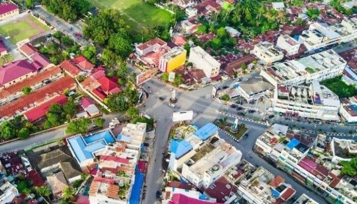 Bundaran Simpang Enam di Rantauprapat, Merupakan Landmark Kota dan Titik Pusat Mobilitas Masyarakat.