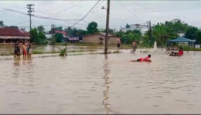 Di Deliserdang Ribuan Rumah Terendam Banjir, 11 Rumah Lenyap Terbawa Arus