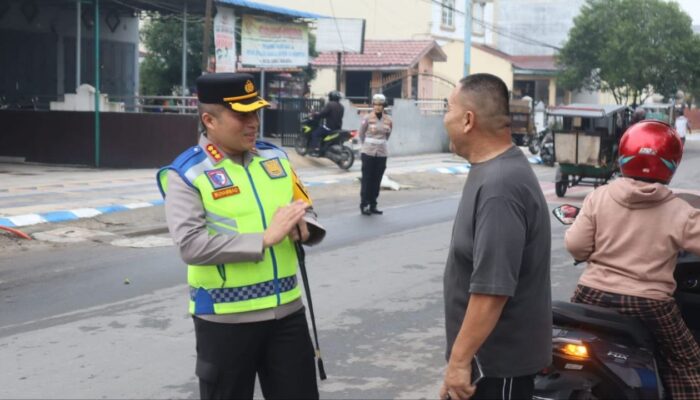 Himbau Tentang Lalu Lintas. Kapolresta Deli Serdang Turun Ke Jalan