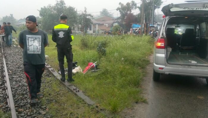 Jual Rengginang Naik Sepeda, Kakek Ponijan Tewas Disambar Kereta Api