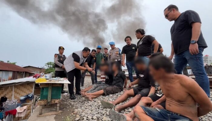 Polisi Gerebek Sarang Narkoba Rel Tembung, 6 Pelaku Diringkus, 3 Diantaranya Residivis
