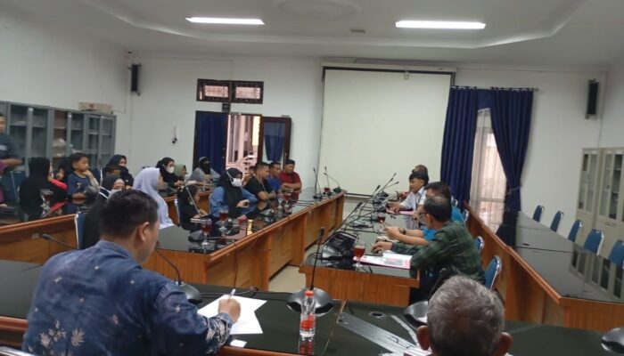 RDP Komisi 2 DPRD Deliserdang. Indra Silaban :Ternak Ayam di Emplasemen Kualanamu Harus Ditutup